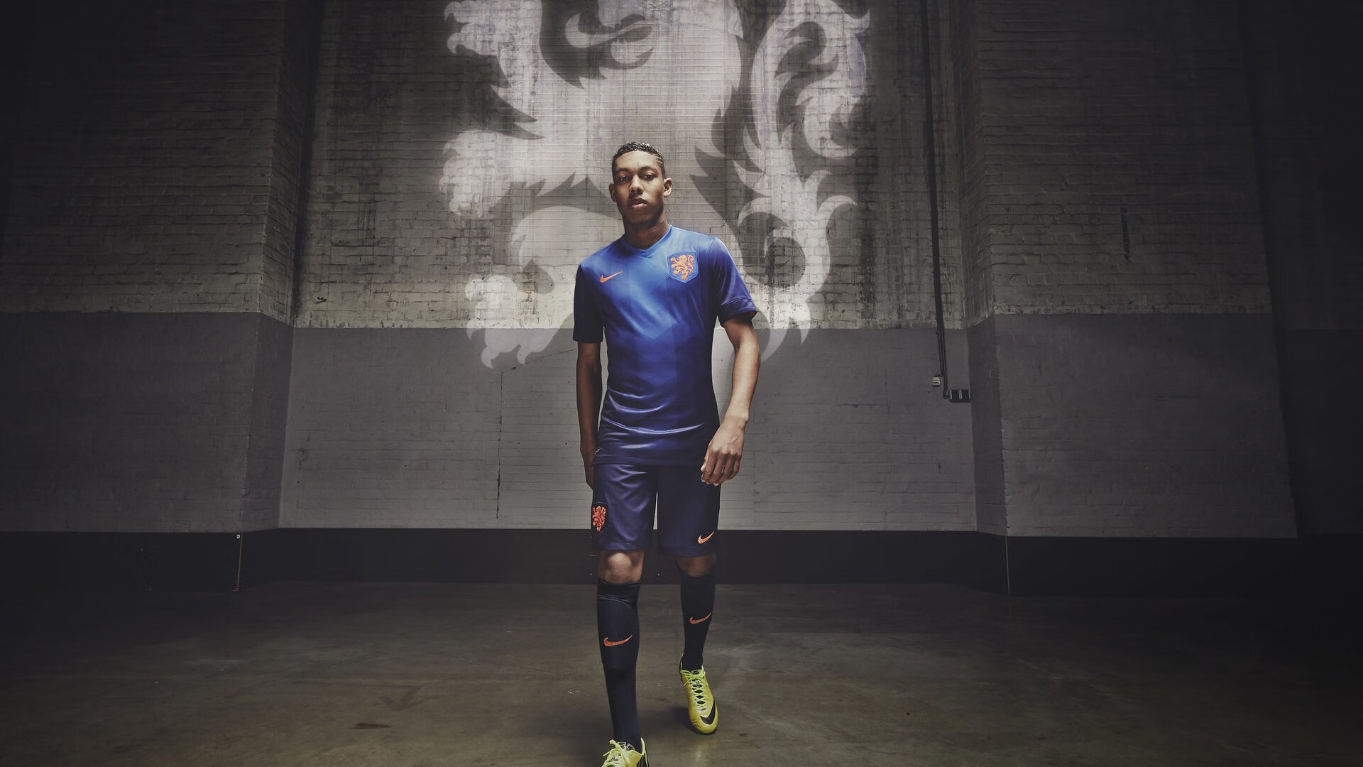 伊朗队战术曝光：在冰地用地毯拖球，伊朗的地毯优点