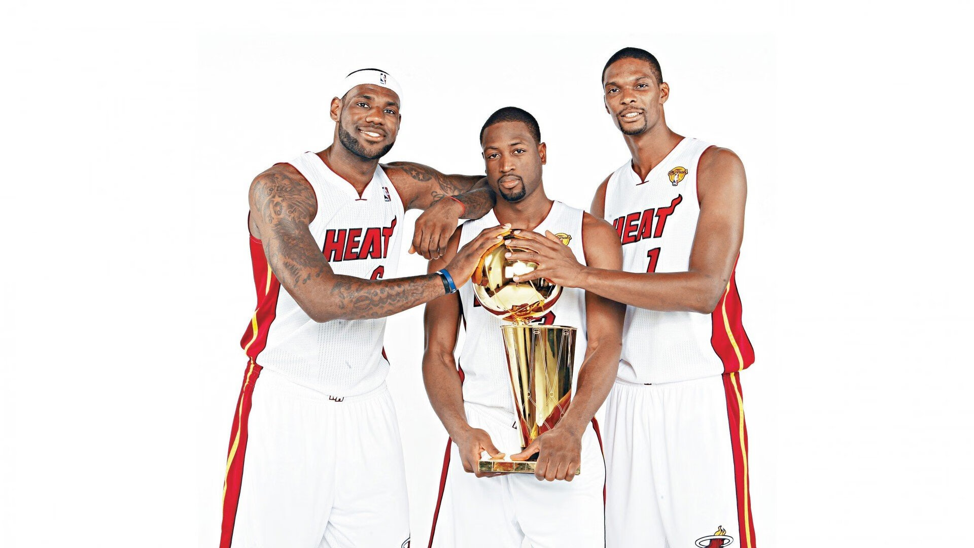 女足比赛冠军捧杯，精彩瞬间永存，女足经典比赛